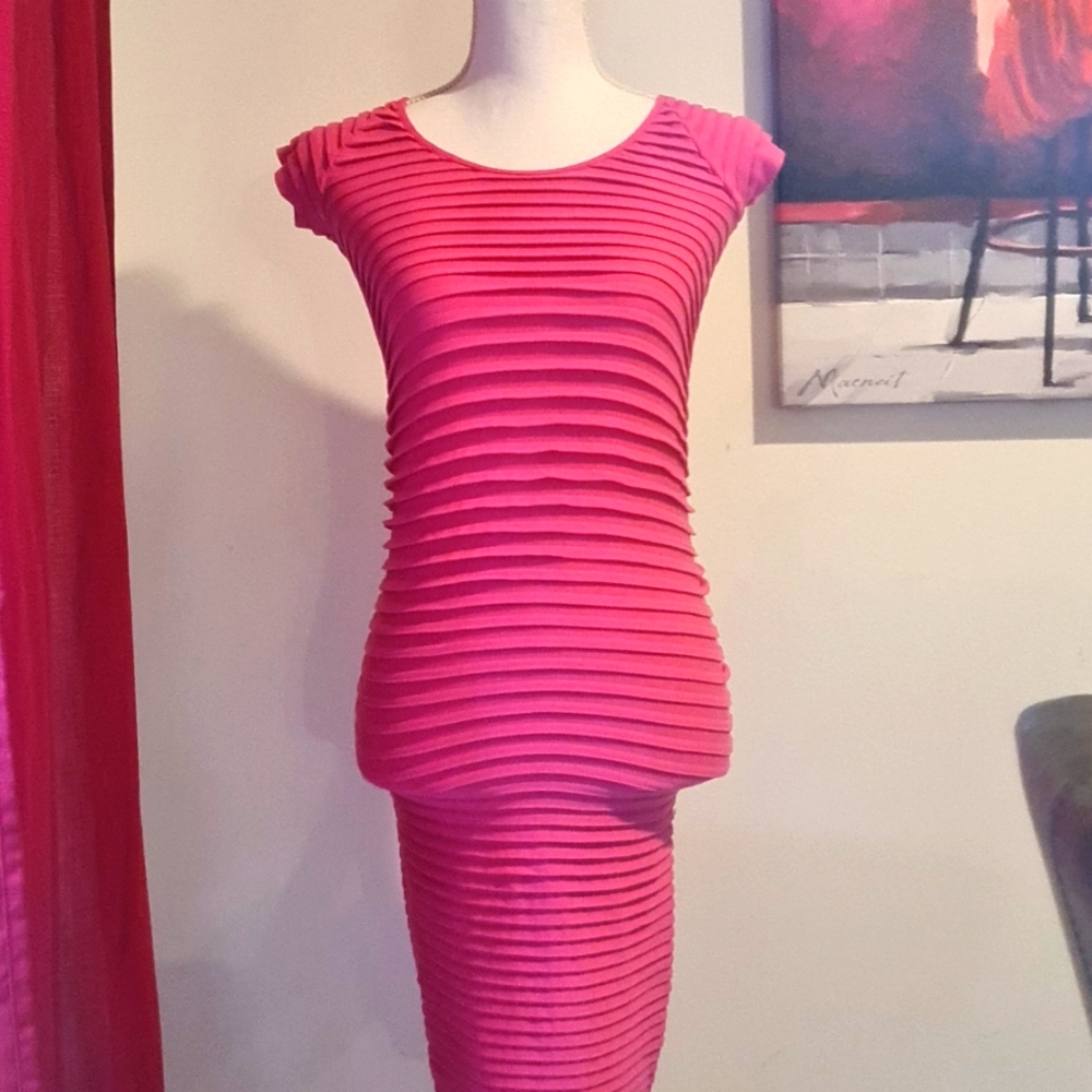 Two Hearts Backless bodycon dress. Size M/L Deep Beautiful Pink color